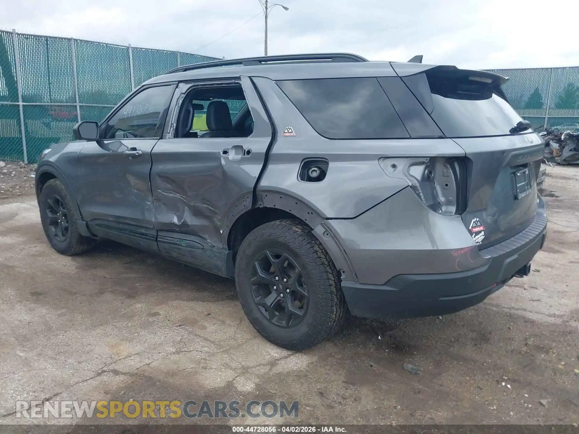 3 Photograph of a damaged car 1FMSK8JH9NGA80981 FORD EXPLORER 2022