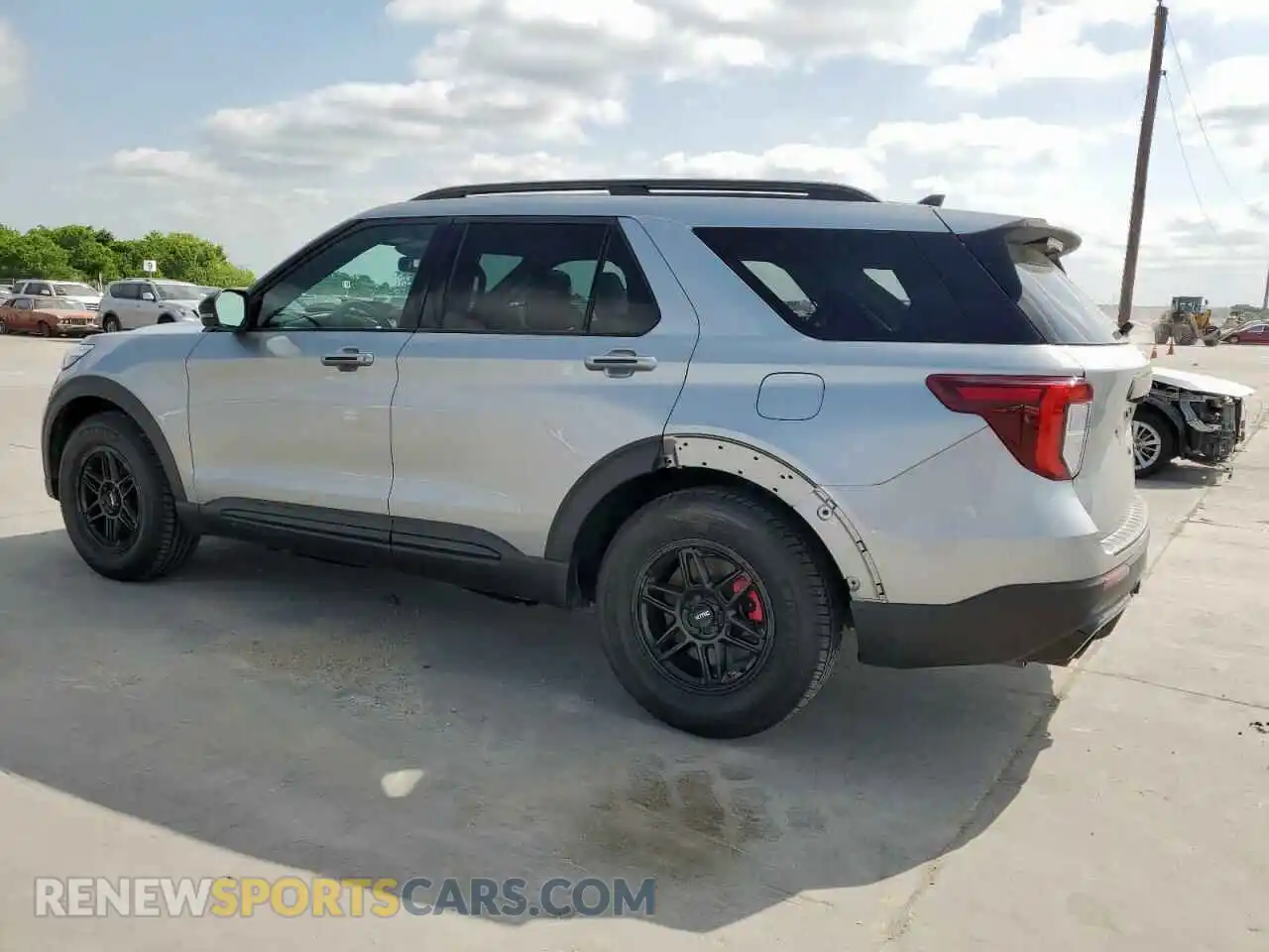 2 Photograph of a damaged car 1FM5K8GCXPGC38692 FORD EXPLORER 2023