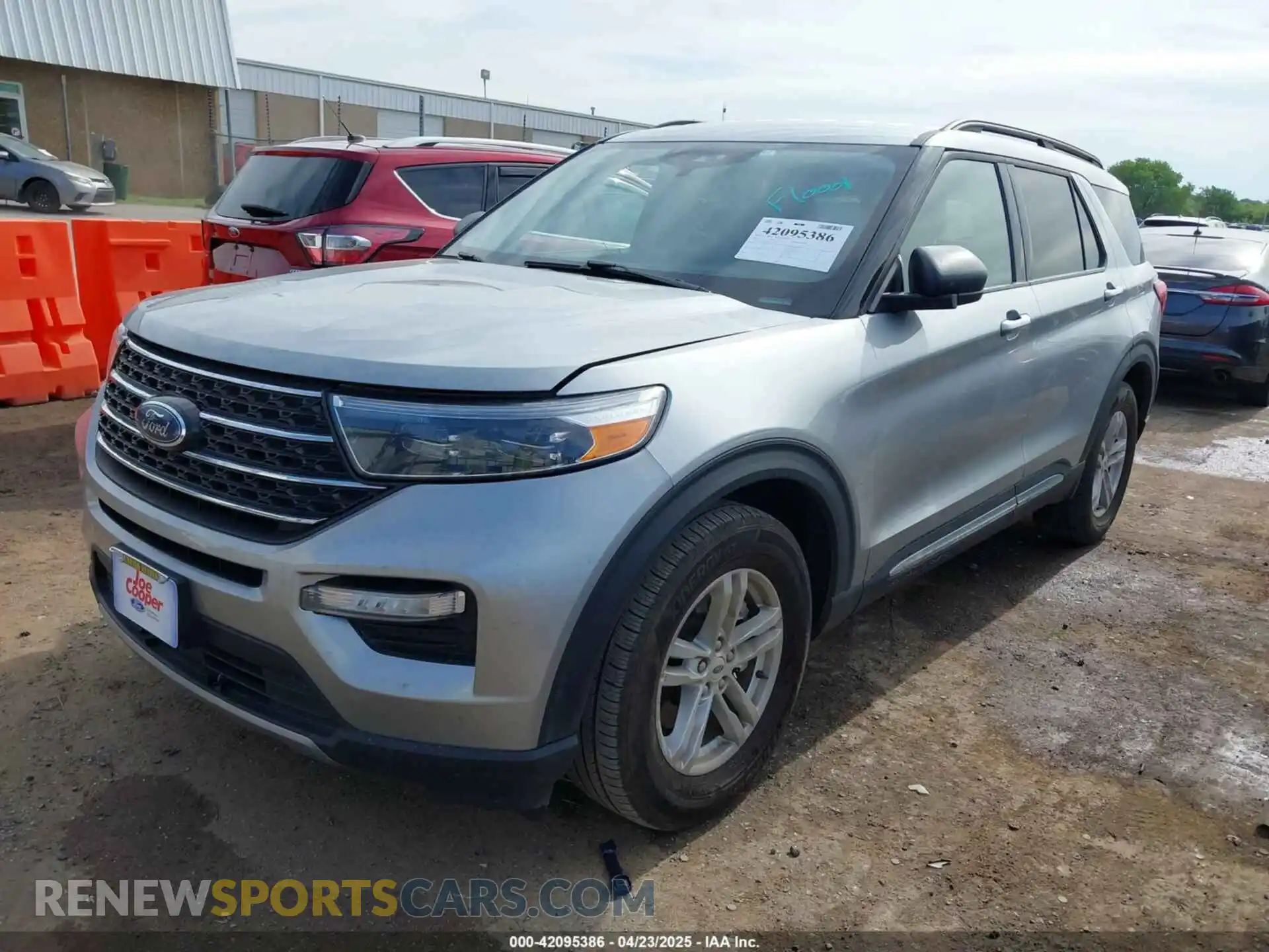 2 fotografías del automóvil dañado 1FMSK7DH0PGB17182 FORD EXPLORER 2023