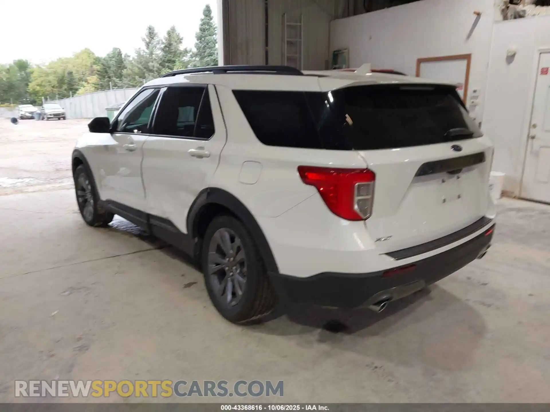 3 Photograph of a damaged car 1FMSK7DH3PGA95453 FORD EXPLORER 2023