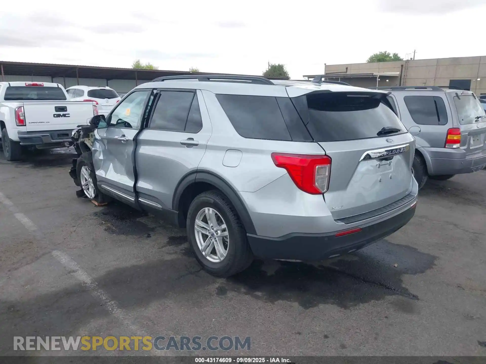 3 Photograph of a damaged car 1FMSK7DH5PGA96362 FORD EXPLORER 2023