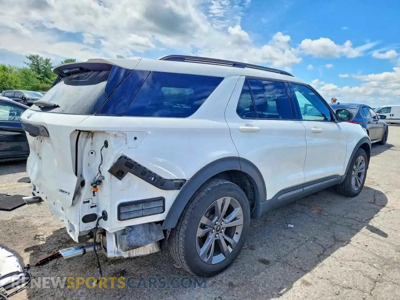 3 Фотография поврежденного автомобиля 1FMSK8DH9PGB34715 FORD EXPLORER 2023
