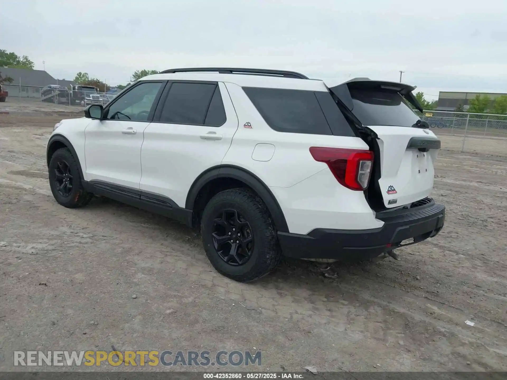 3 Photograph of a damaged car 1FMSK8JHXPGB64696 FORD EXPLORER 2023