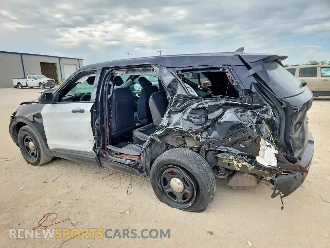 2 Photograph of a damaged car 1FM5K8AB1RGA68399 FORD EXPLORER 2024