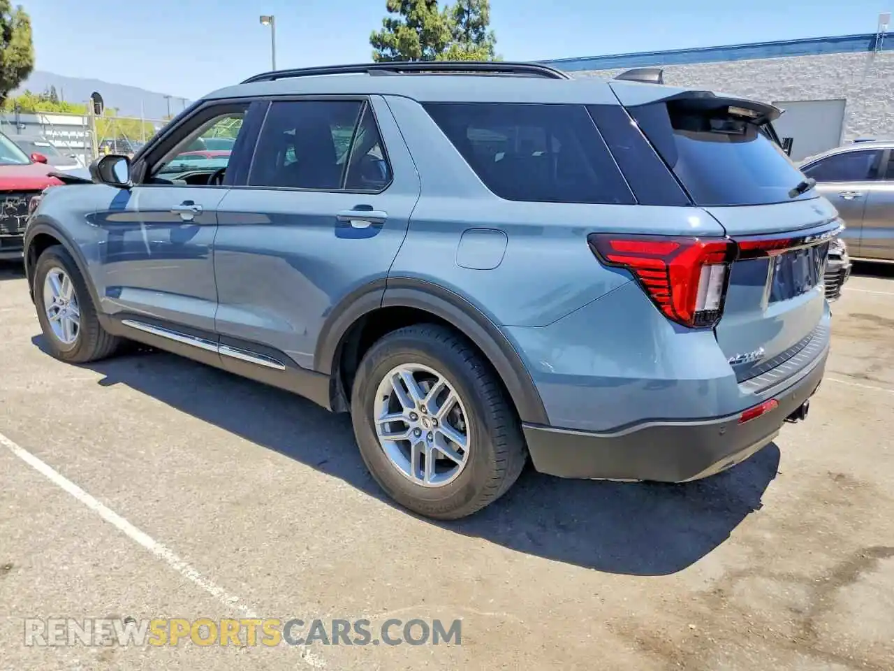 2 fotografías del automóvil dañado 1FMUK7DH0SGA59396 FORD EXPLORER 2025