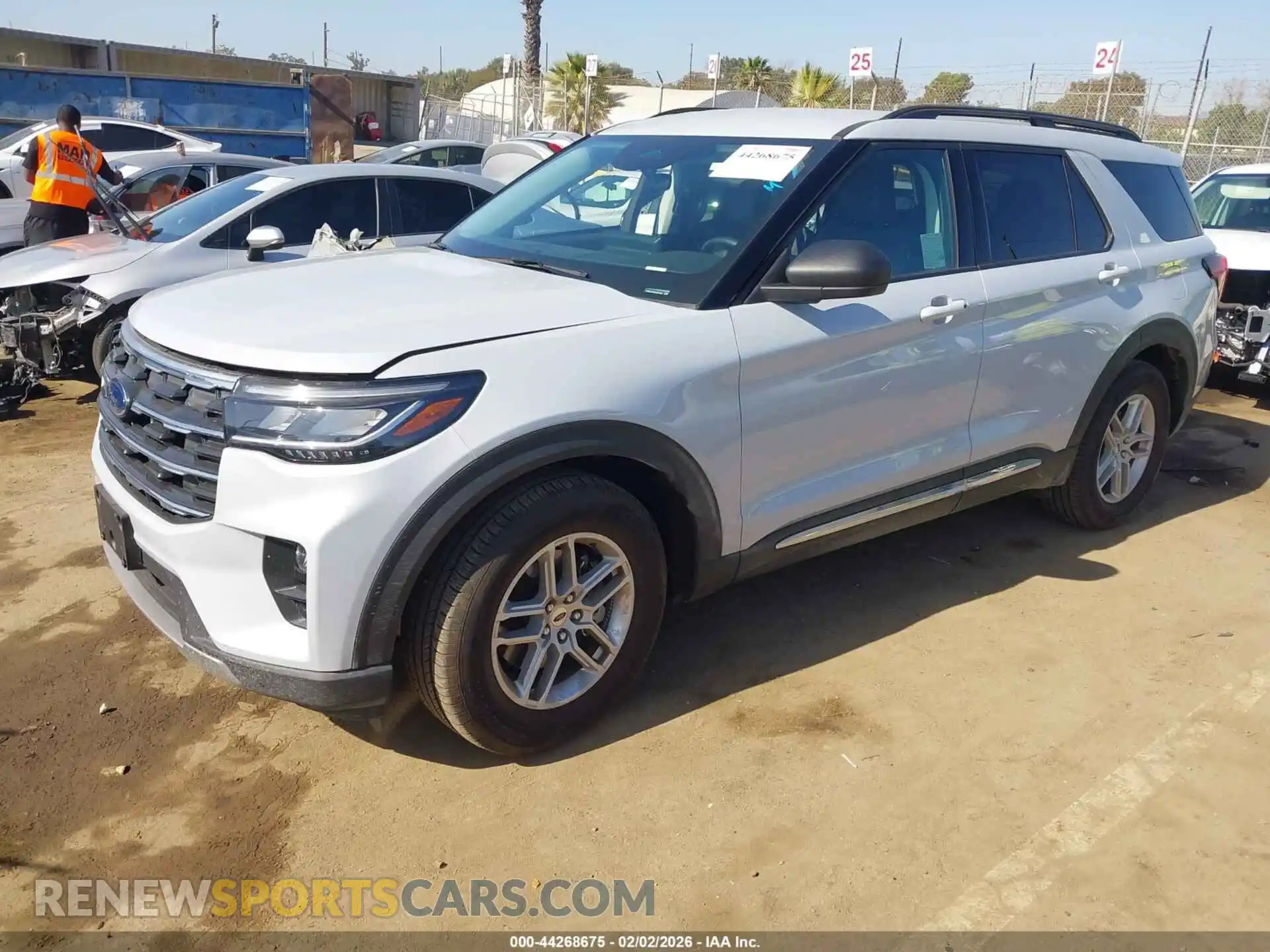 2 fotografías del automóvil dañado 1FMUK7DH3SGC64520 FORD EXPLORER 2025
