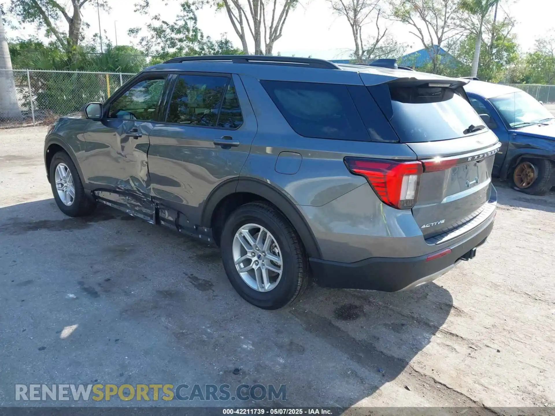 3 Photograph of a damaged car 1FMUK7DH7SGA49643 FORD EXPLORER 2025