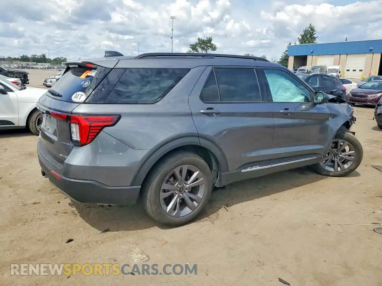 3 Фотография поврежденного автомобиля 1FMUK8DH7SGA56713 FORD EXPLORER 2025
