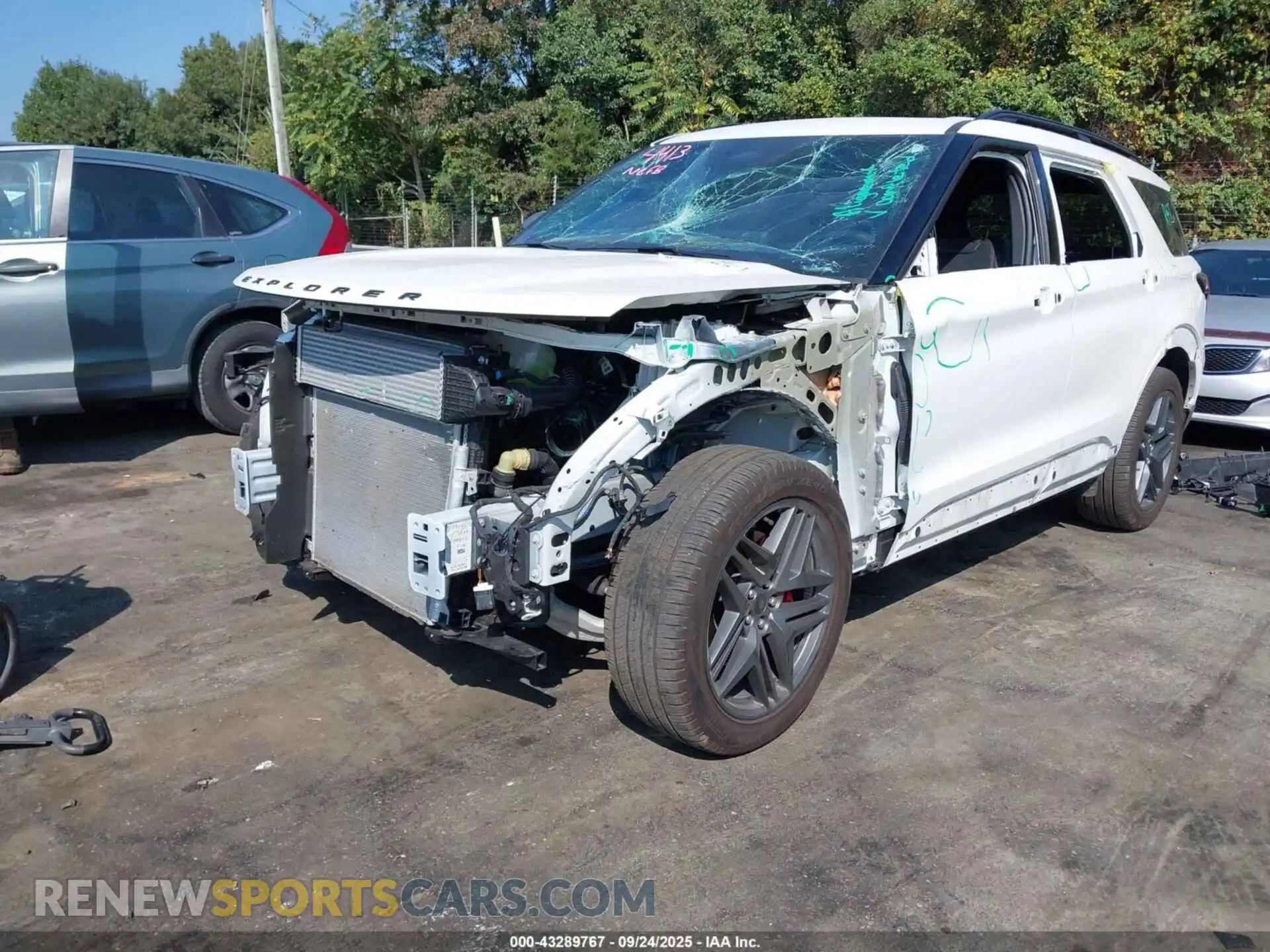 2 Photograph of a damaged car 1FMUK8KH5SGA58477 FORD EXPLORER 2025