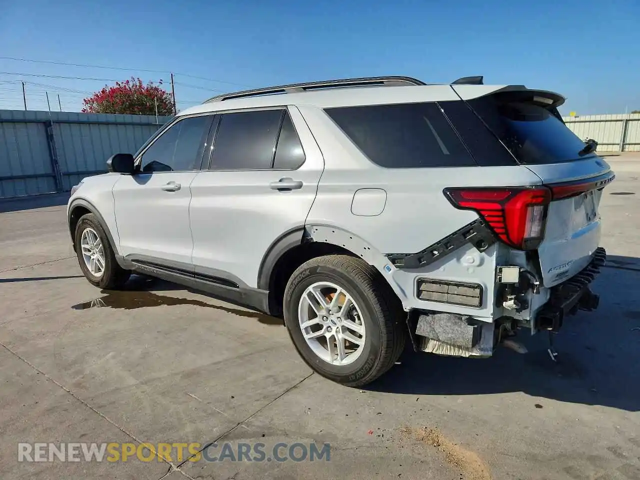 2 fotografías del automóvil dañado 1FMUK7DH2TGA32007 FORD EXPLORER 2026