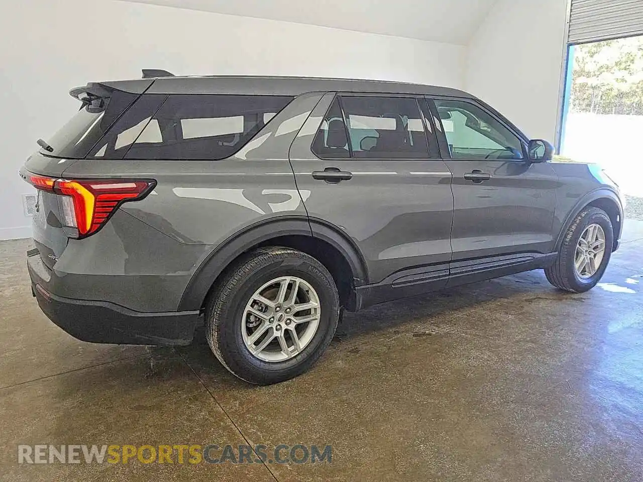 3 Photograph of a damaged car 1FMUK8DH8TGA50436 FORD EXPLORER 2026