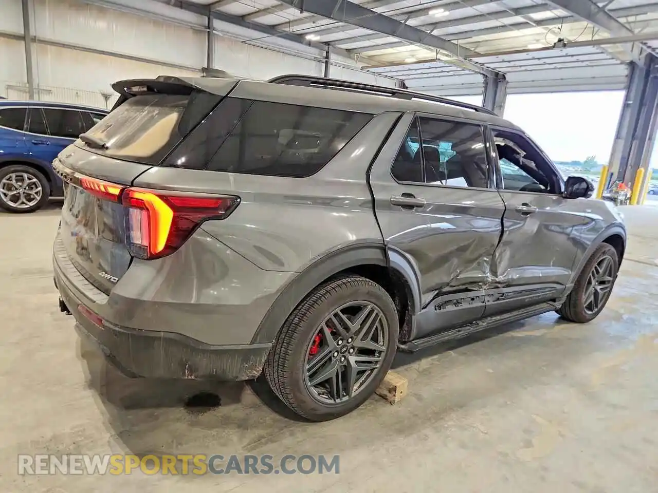 3 Фотография поврежденного автомобиля 1FMUK8KH2TGA40133 FORD EXPLORER 2026