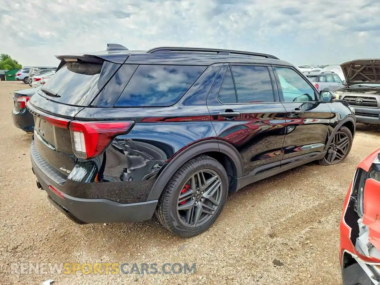 3 Фотография поврежденного автомобиля 1FMUK8KH8TGA05631 FORD EXPLORER 2026
