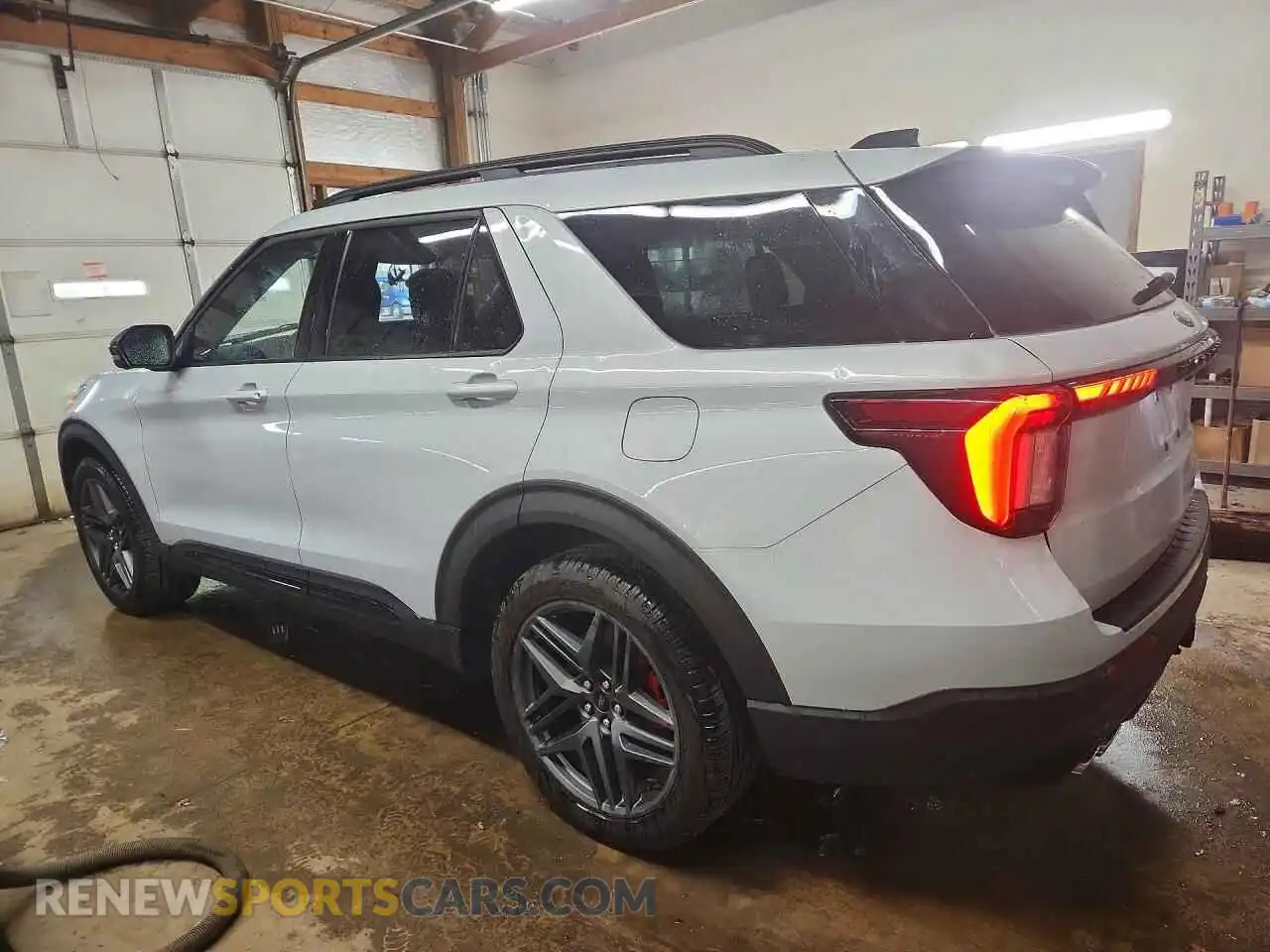 2 Photograph of a damaged car 1FMWK8GC1TGA05198 FORD EXPLORER 2026