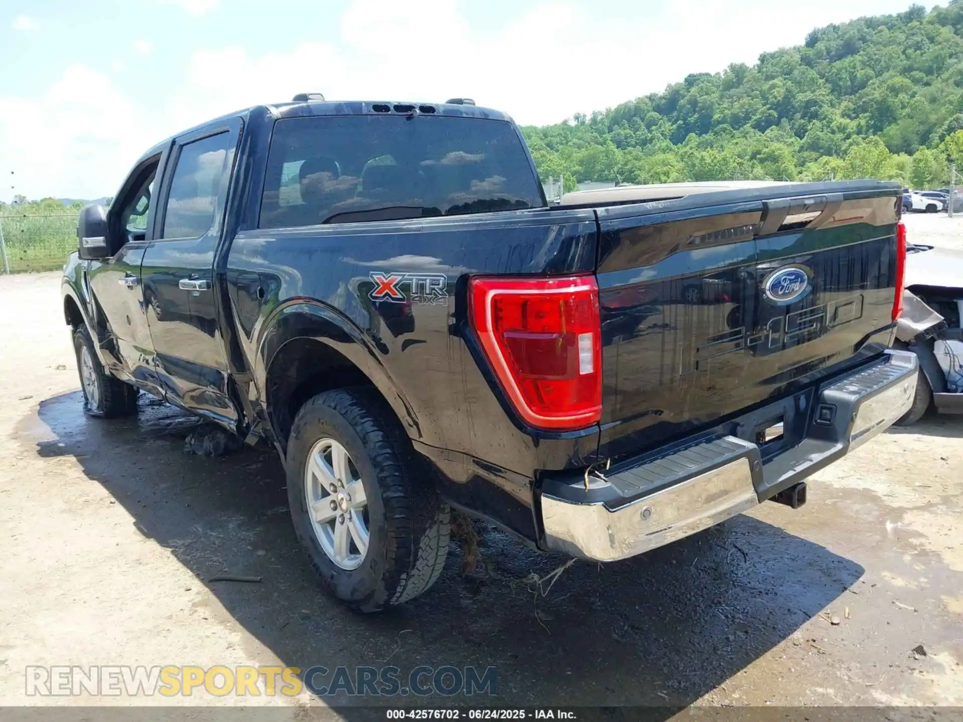 3 Photograph of a damaged car 1FTEW1EP0MFA17982 FORD F-150 2021