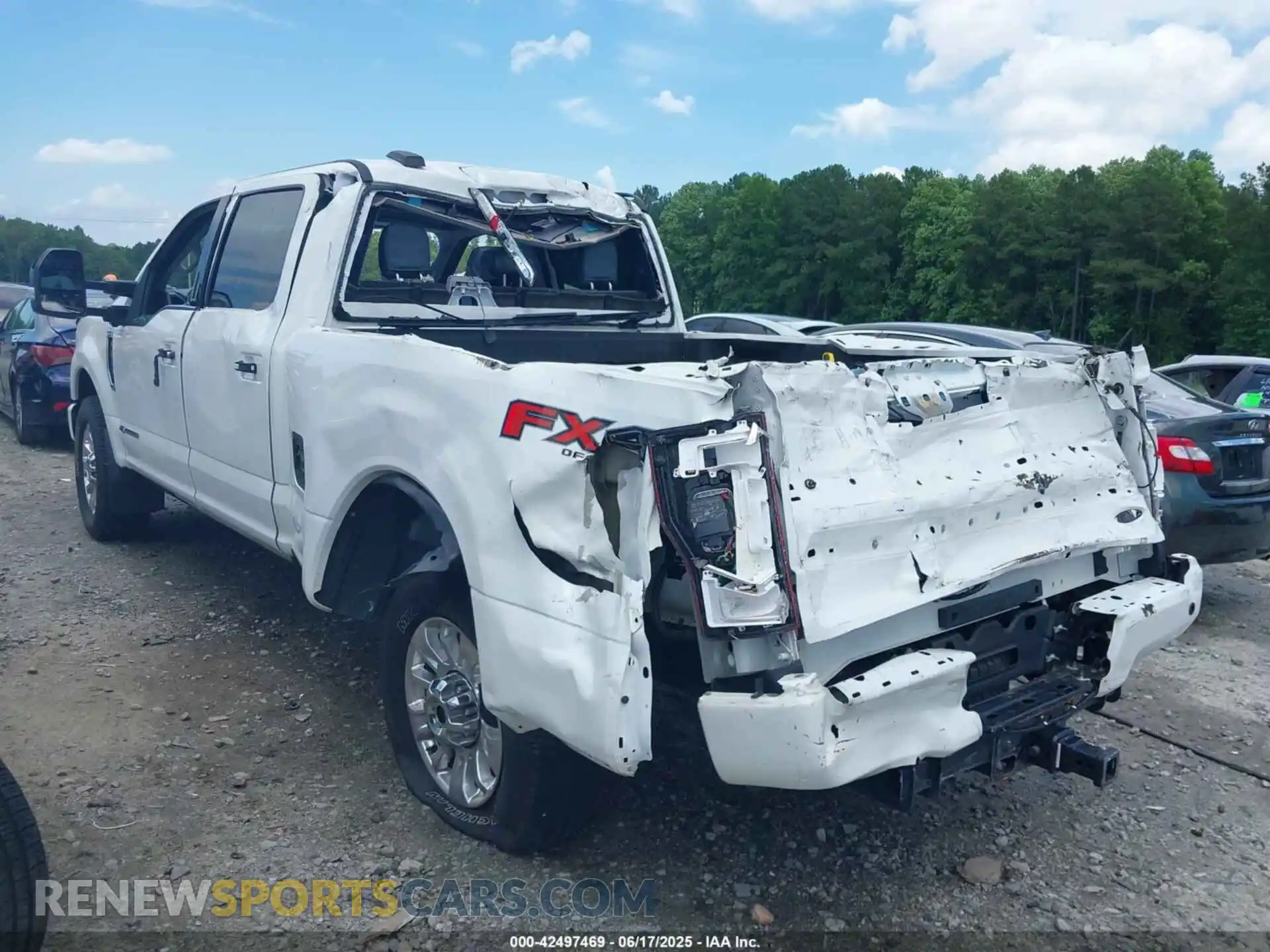 3 Photograph of a damaged car 1FT8W3BTXNEC05278 FORD F-350 2022