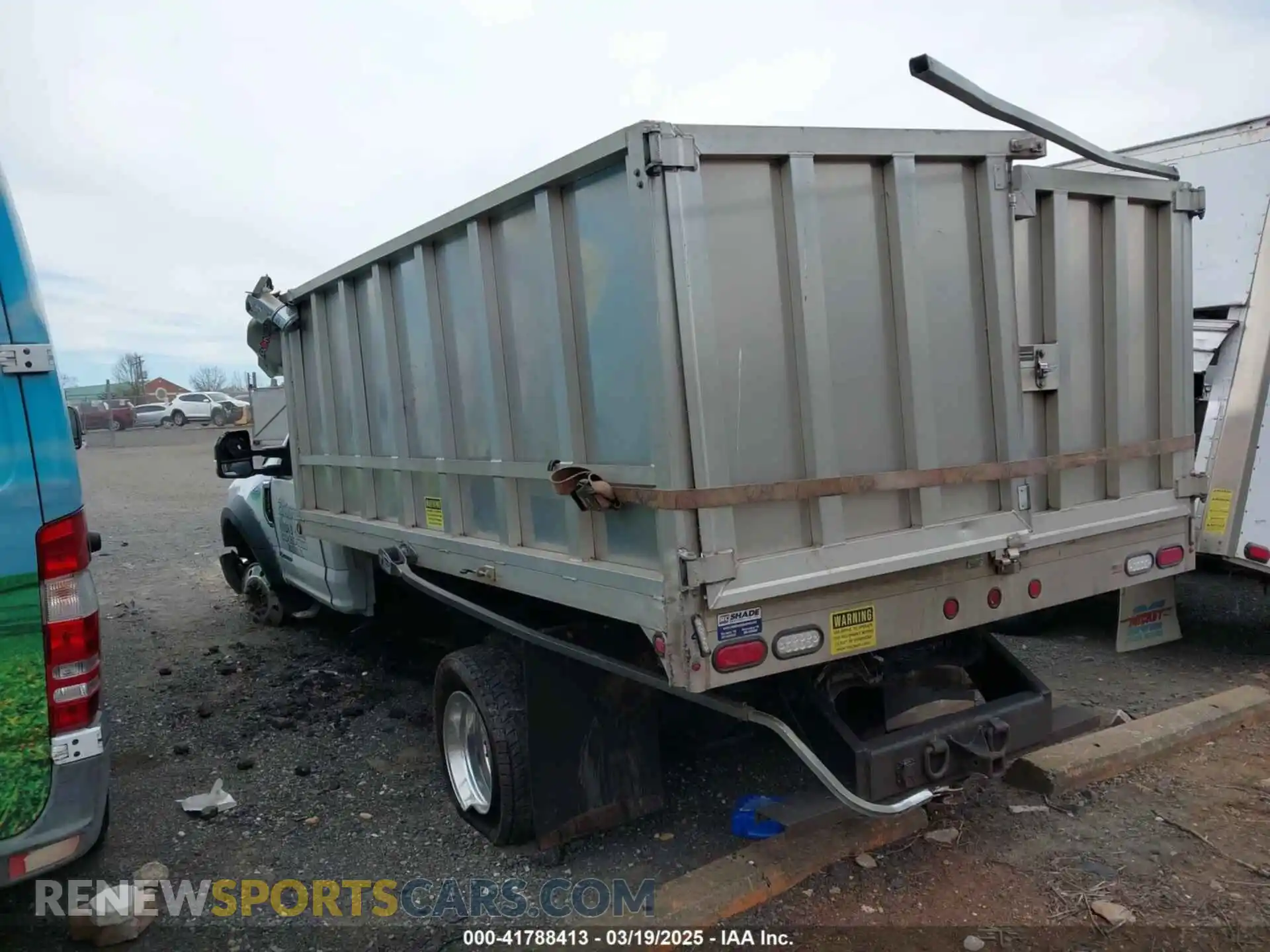 3 Photograph of a damaged car 1FDUF5HT3KEG87715 FORD F-550 CHASSIS 2019
