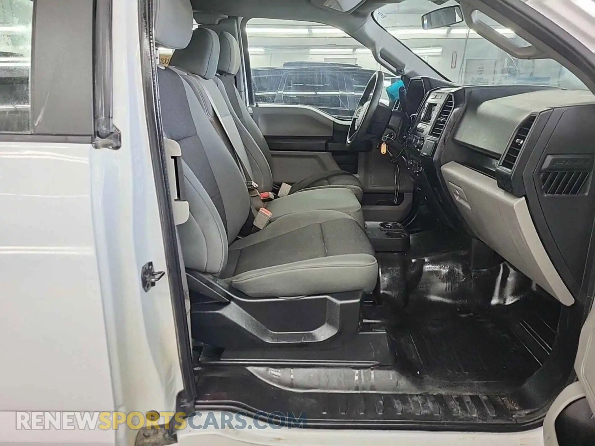 1 Photograph of a damaged car 1FTEX1EB1KKD33686 FORD F150 2019