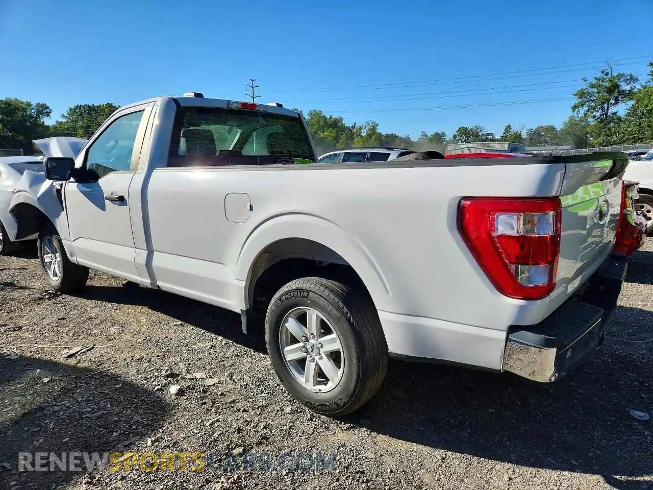 2 fotografías del automóvil dañado 1FTMF1CBXMKE63065 FORD F150 2021