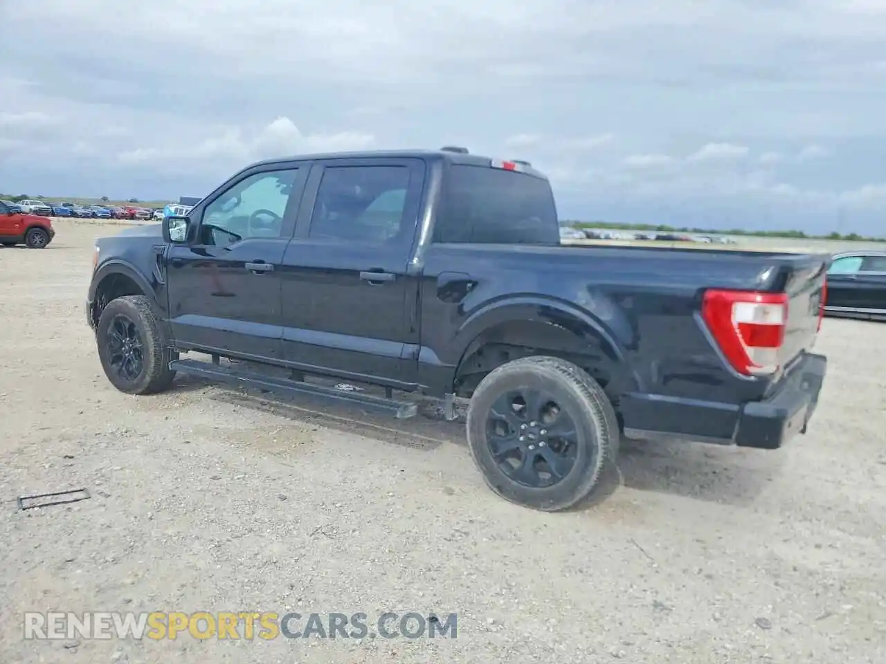 2 fotografías del automóvil dañado 1FTEW1EP5NFB81956 FORD F150 2022