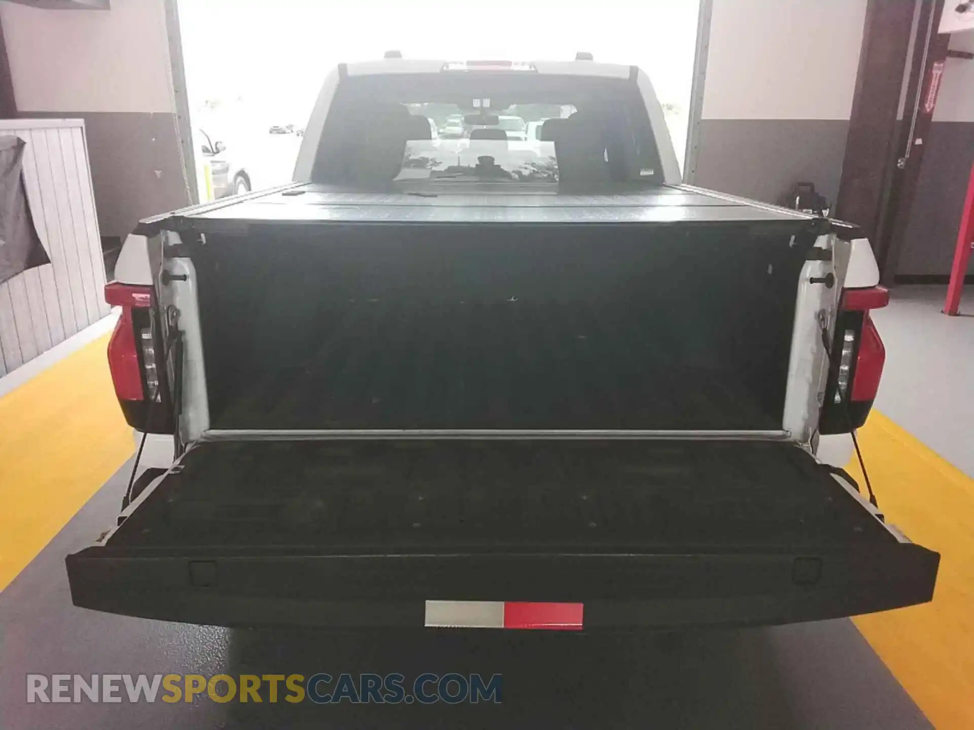 2 Фотография поврежденного автомобиля 1FTVW1EL2NWG12038 FORD F150 2022