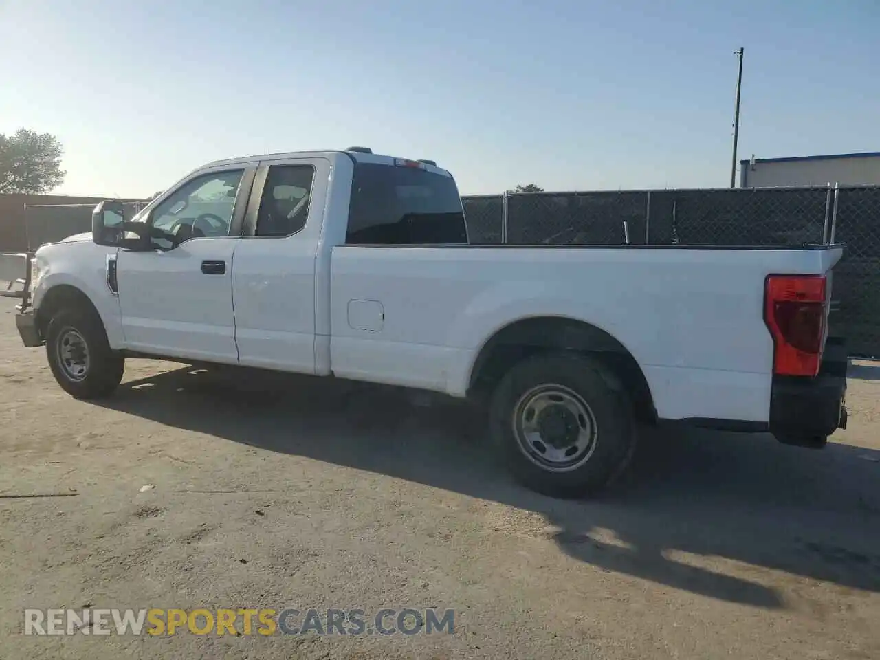 2 fotografías del automóvil dañado 1FT7X2A68MEC12324 FORD F250 2021