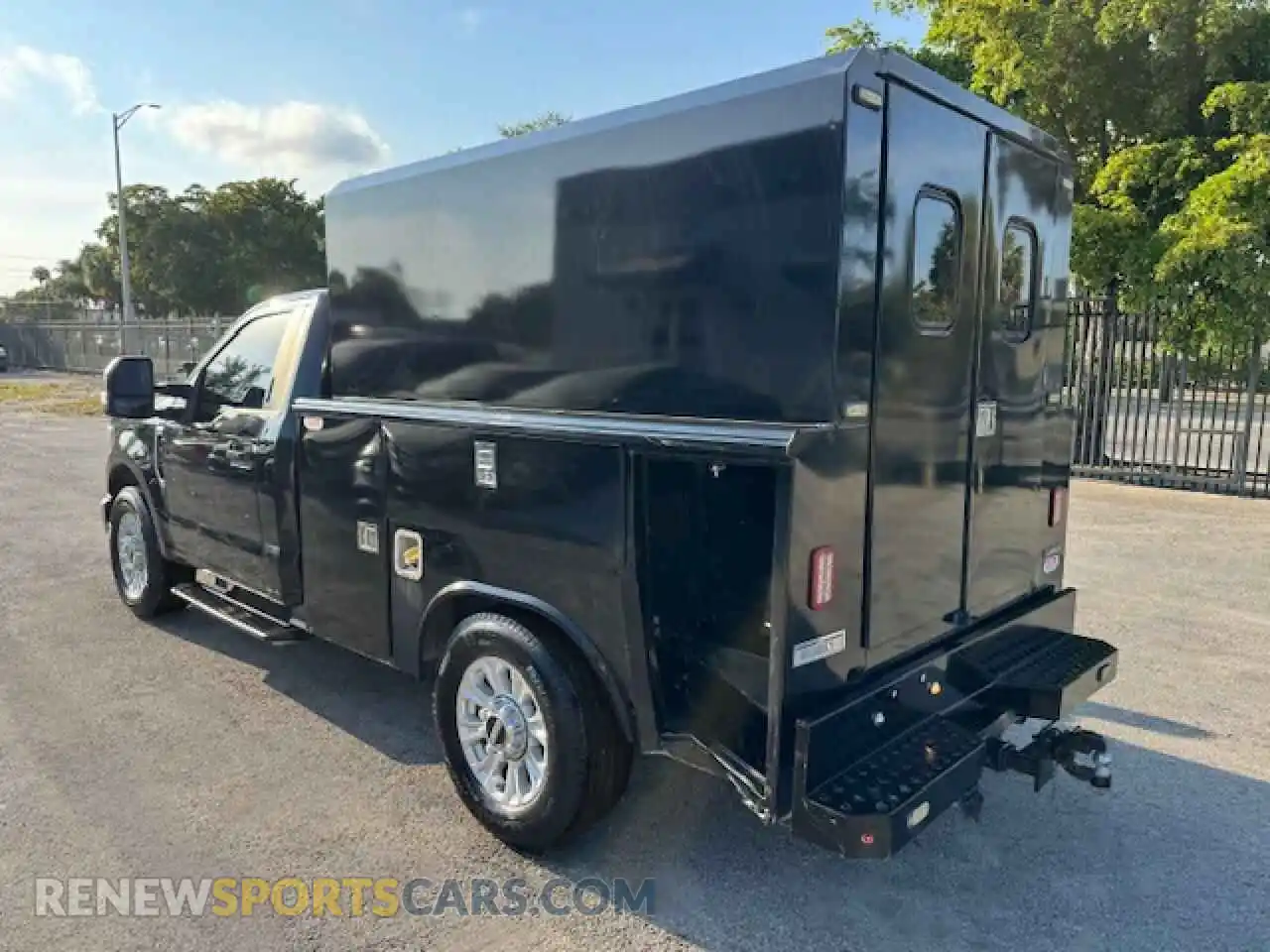 2 Фотография поврежденного автомобиля 1FDRF3A67LED30523 FORD F350 2020