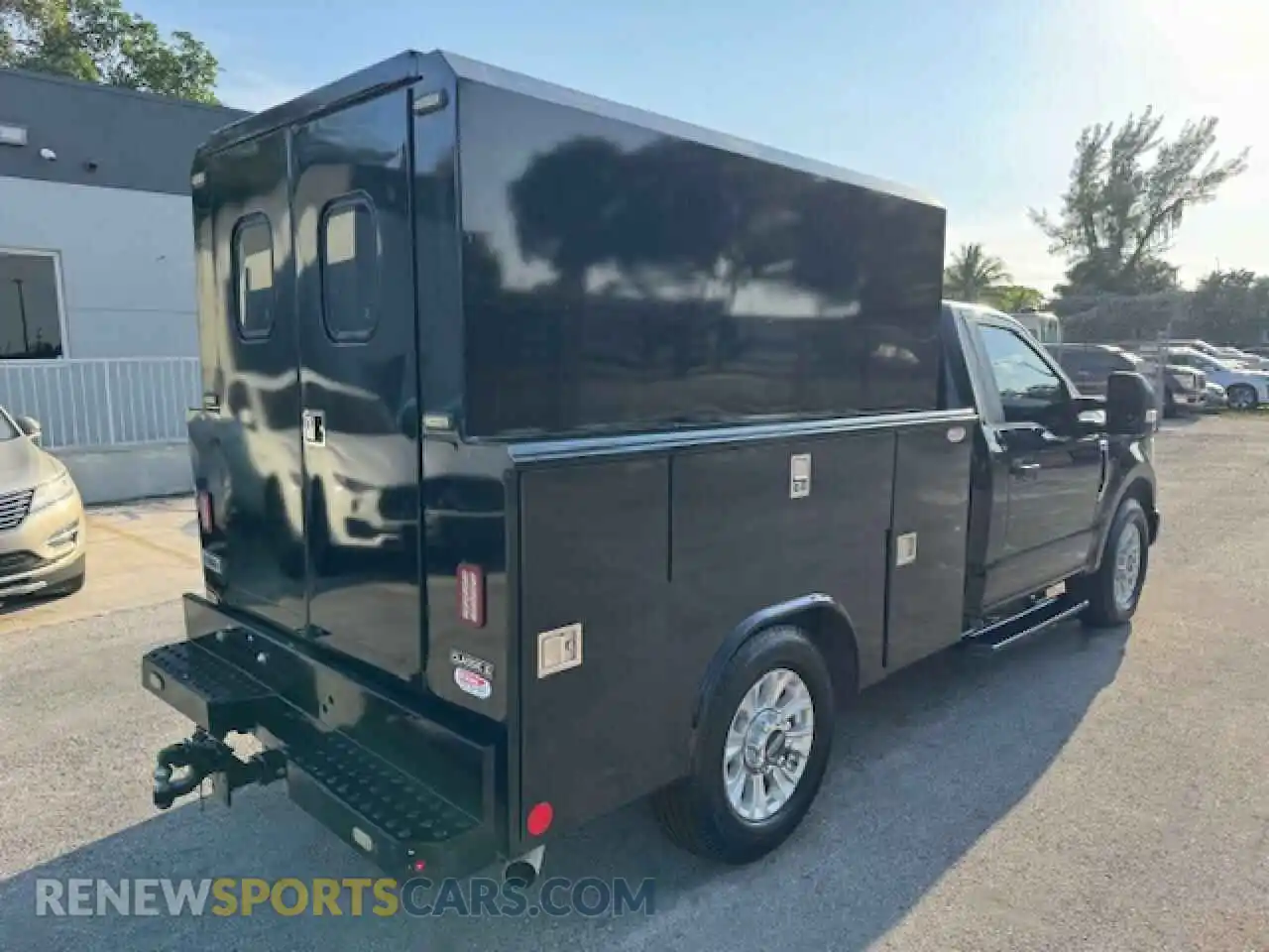 3 Фотография поврежденного автомобиля 1FDRF3A67LED30523 FORD F350 2020
