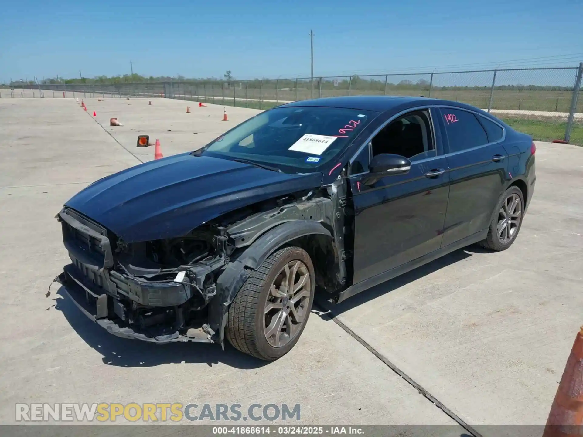 2 Photograph of a damaged car 3FA6P0CD2KR113476 FORD FUSION 2019