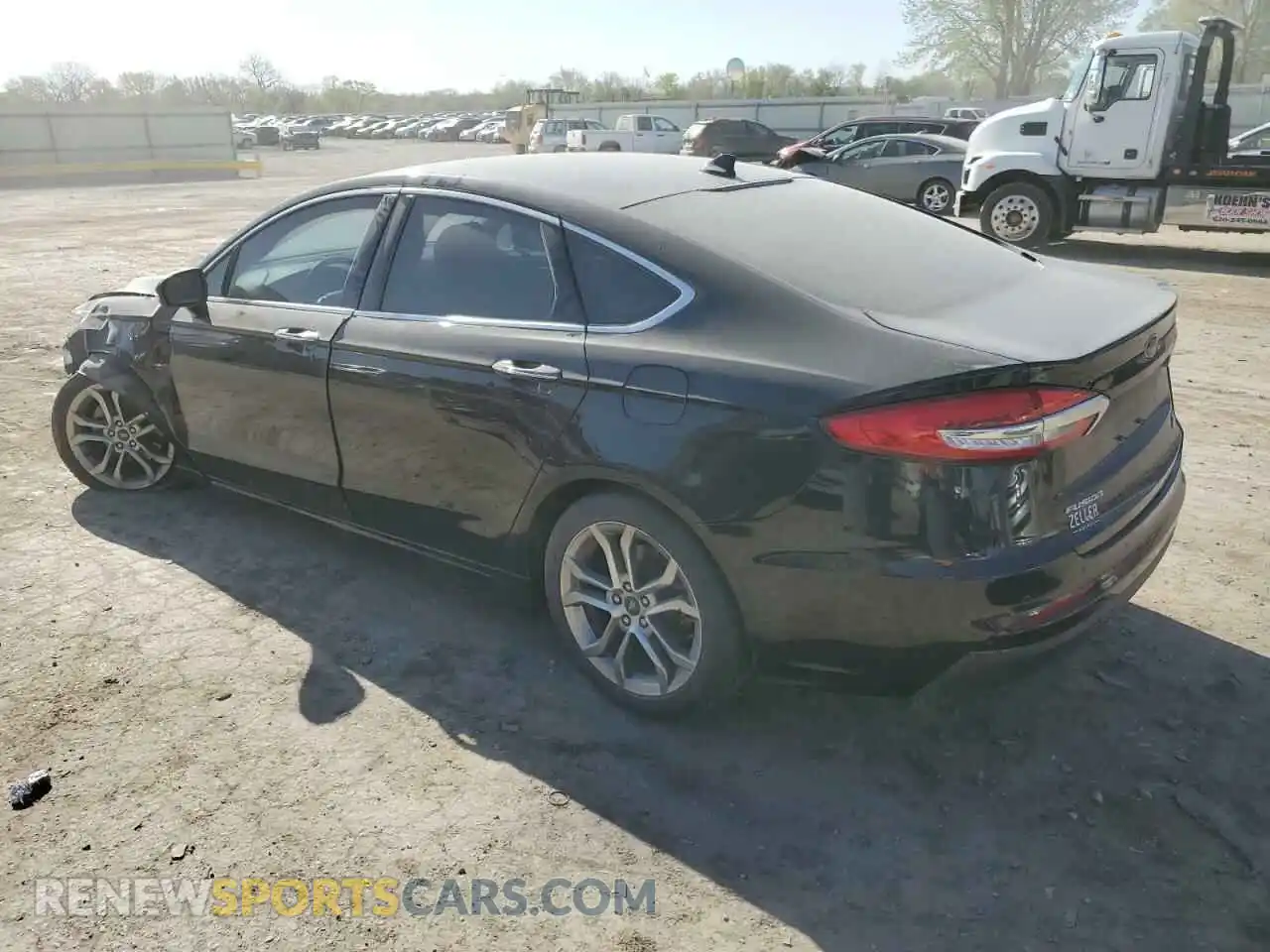 2 Photograph of a damaged car 3FA6P0CD2KR133775 FORD FUSION 2019