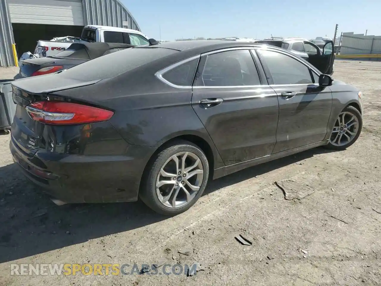 3 Photograph of a damaged car 3FA6P0CD2KR133775 FORD FUSION 2019