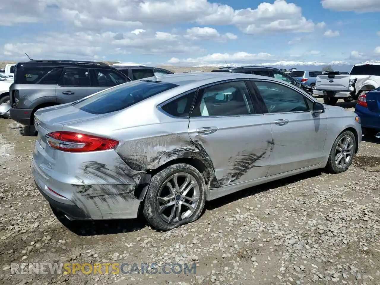 3 Photograph of a damaged car 3FA6P0CD3KR140721 FORD FUSION 2019