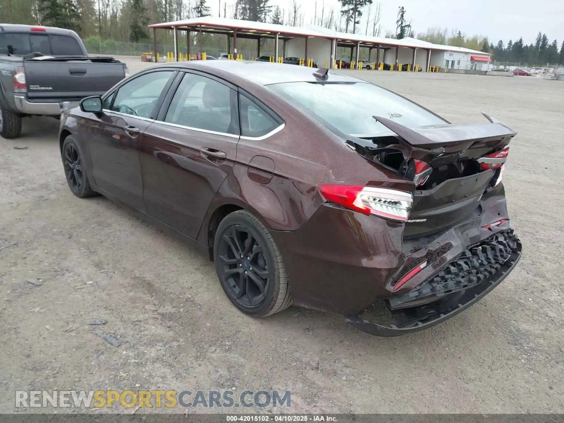 3 Photograph of a damaged car 3FA6P0HD0KR136232 FORD FUSION 2019