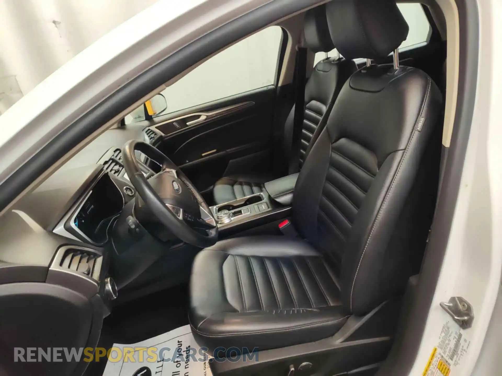 2 fotografías del automóvil dañado 3FA6P0CD2LR241444 FORD FUSION 2020