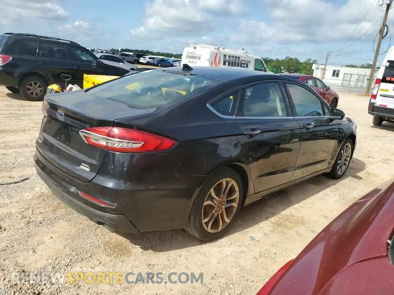 3 Photograph of a damaged car 3FA6P0CD5LR116423 FORD FUSION 2020