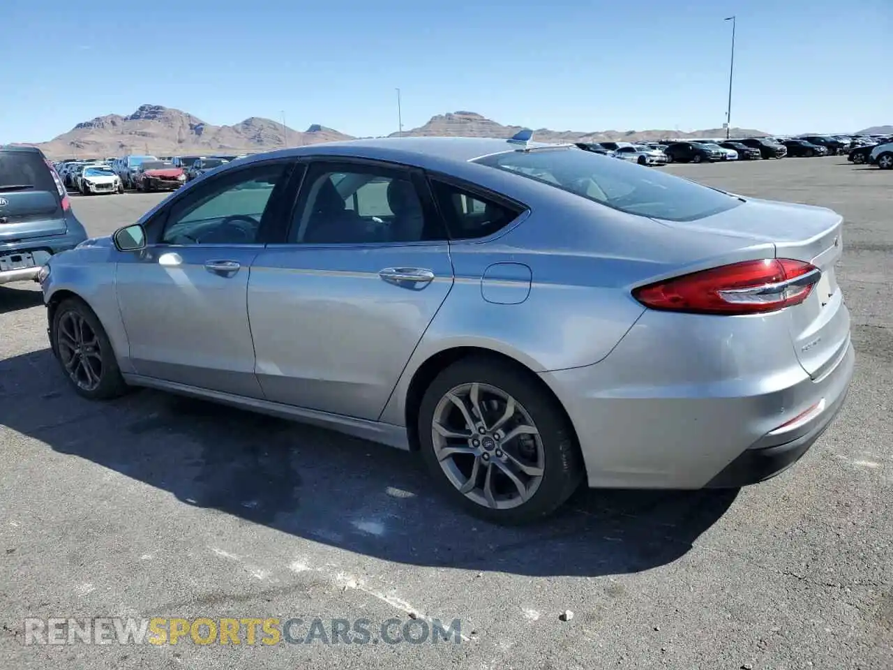 2 fotografías del automóvil dañado 3FA6P0CD6LR130198 FORD FUSION 2020