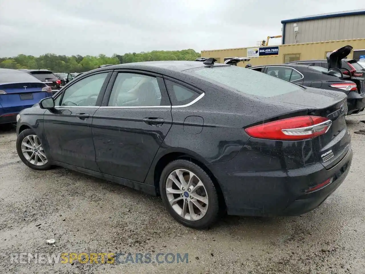 2 Photograph of a damaged car 3FA6P0HD2LR256101 FORD FUSION 2020