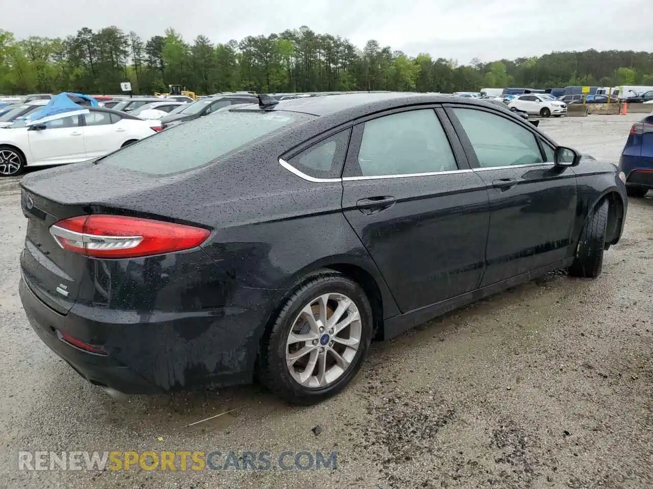 3 Photograph of a damaged car 3FA6P0HD2LR256101 FORD FUSION 2020
