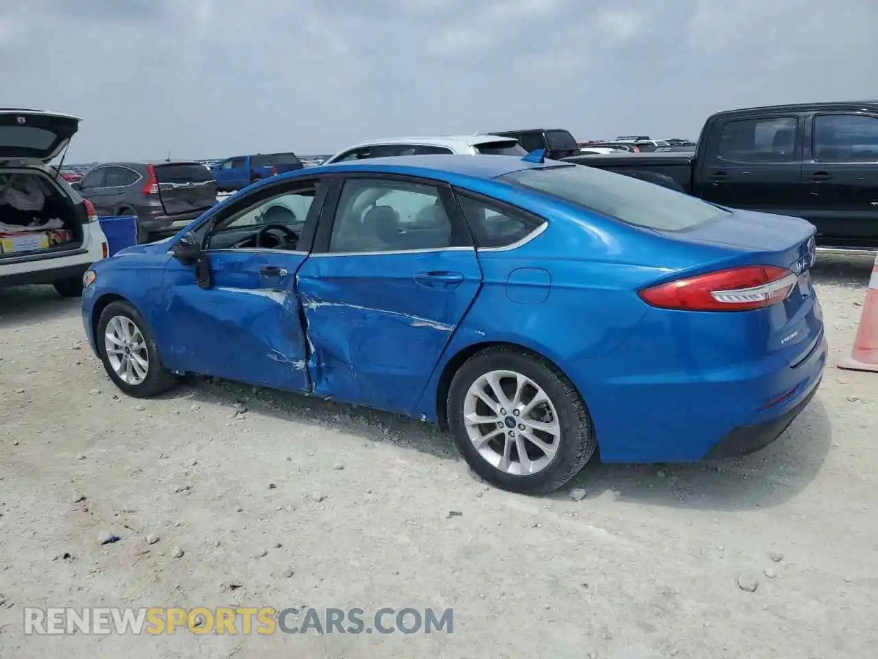 2 Photograph of a damaged car 3FA6P0HD5LR168627 FORD FUSION 2020
