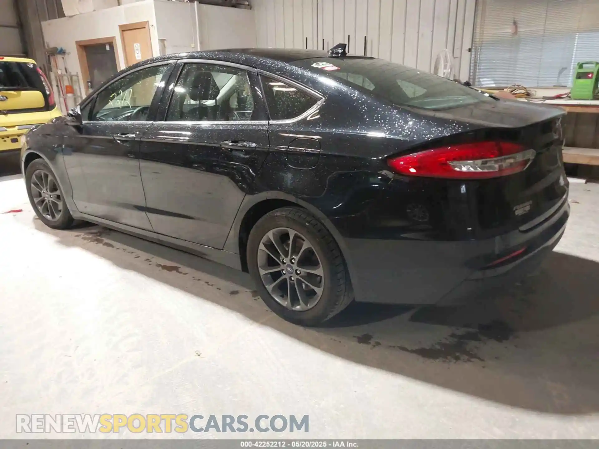 3 Photograph of a damaged car 3FA6P0HD7LR264050 FORD FUSION 2020