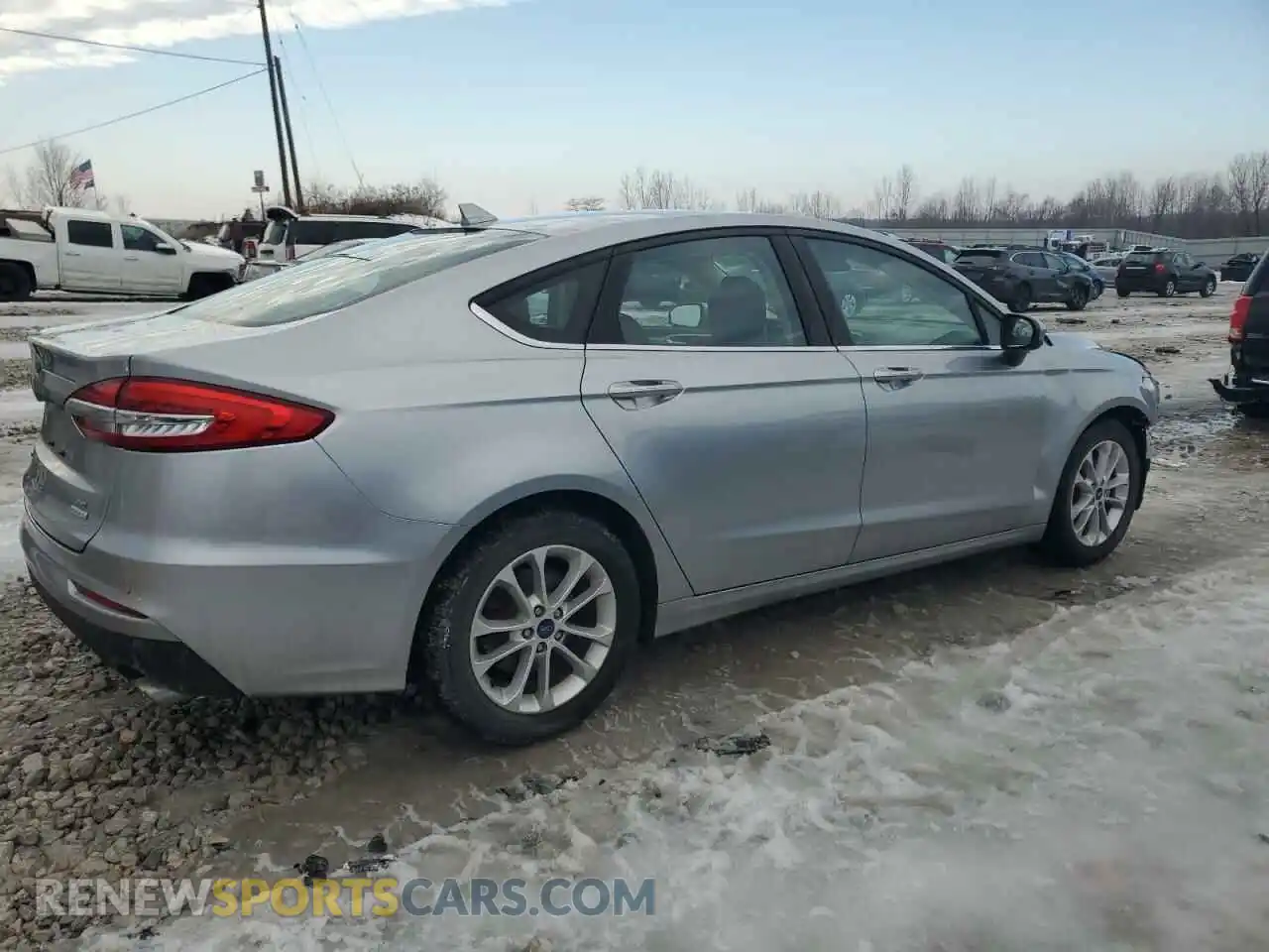 3 Фотография поврежденного автомобиля 3FA6P0HD9LR255303 FORD FUSION 2020