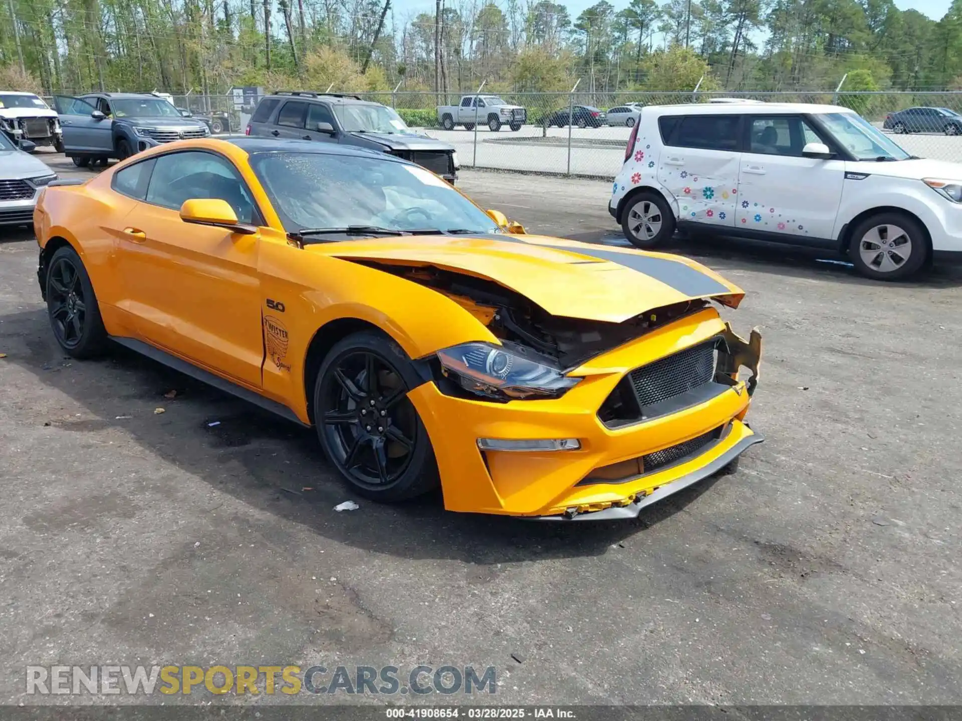 1 Photograph of a damaged car 1FA6P8CF9K5118564 FORD MUSTANG 2019