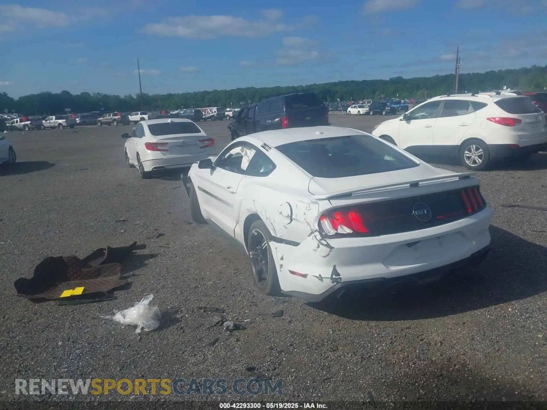 3 Photograph of a damaged car 1FA6P8CF2L5114664 FORD MUSTANG 2020