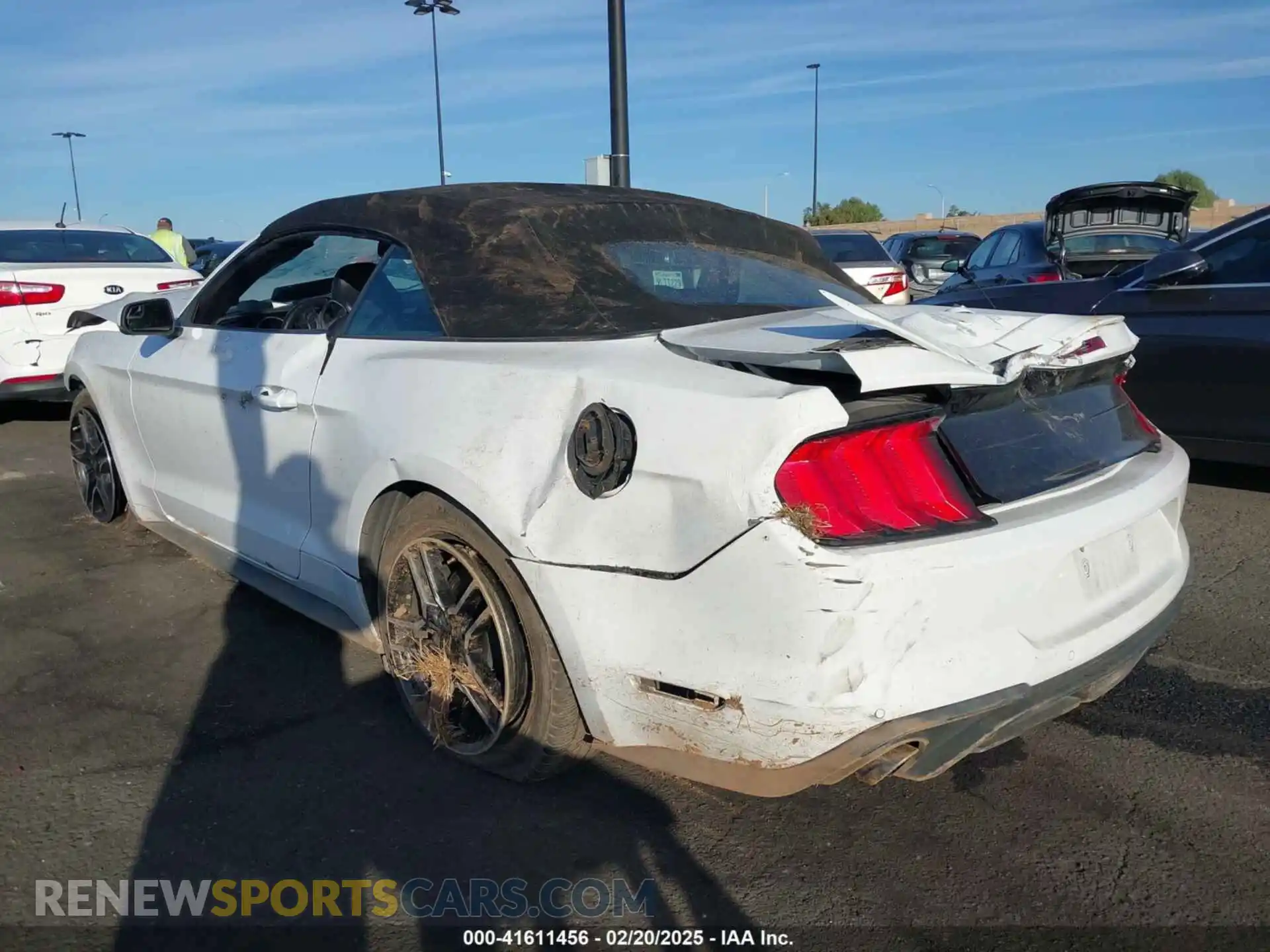 3 Photograph of a damaged car 1FATP8UH1L5114464 FORD MUSTANG 2020
