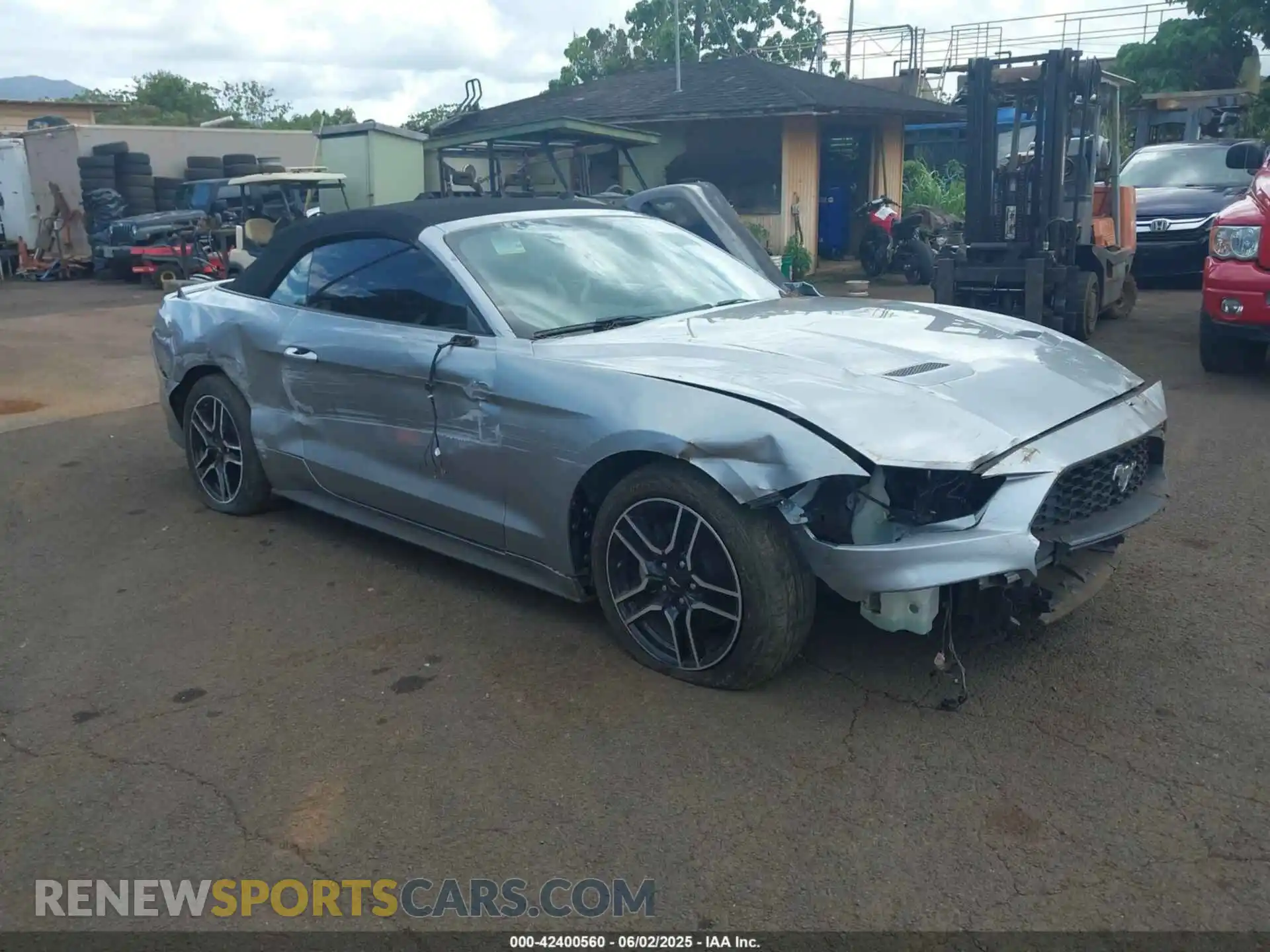 1 Photograph of a damaged car 1FATP8UH1L5125626 FORD MUSTANG 2020