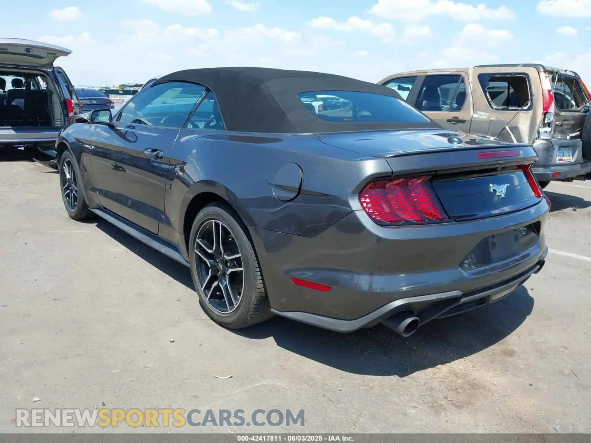 3 Photograph of a damaged car 1FATP8UH2L5118958 FORD MUSTANG 2020