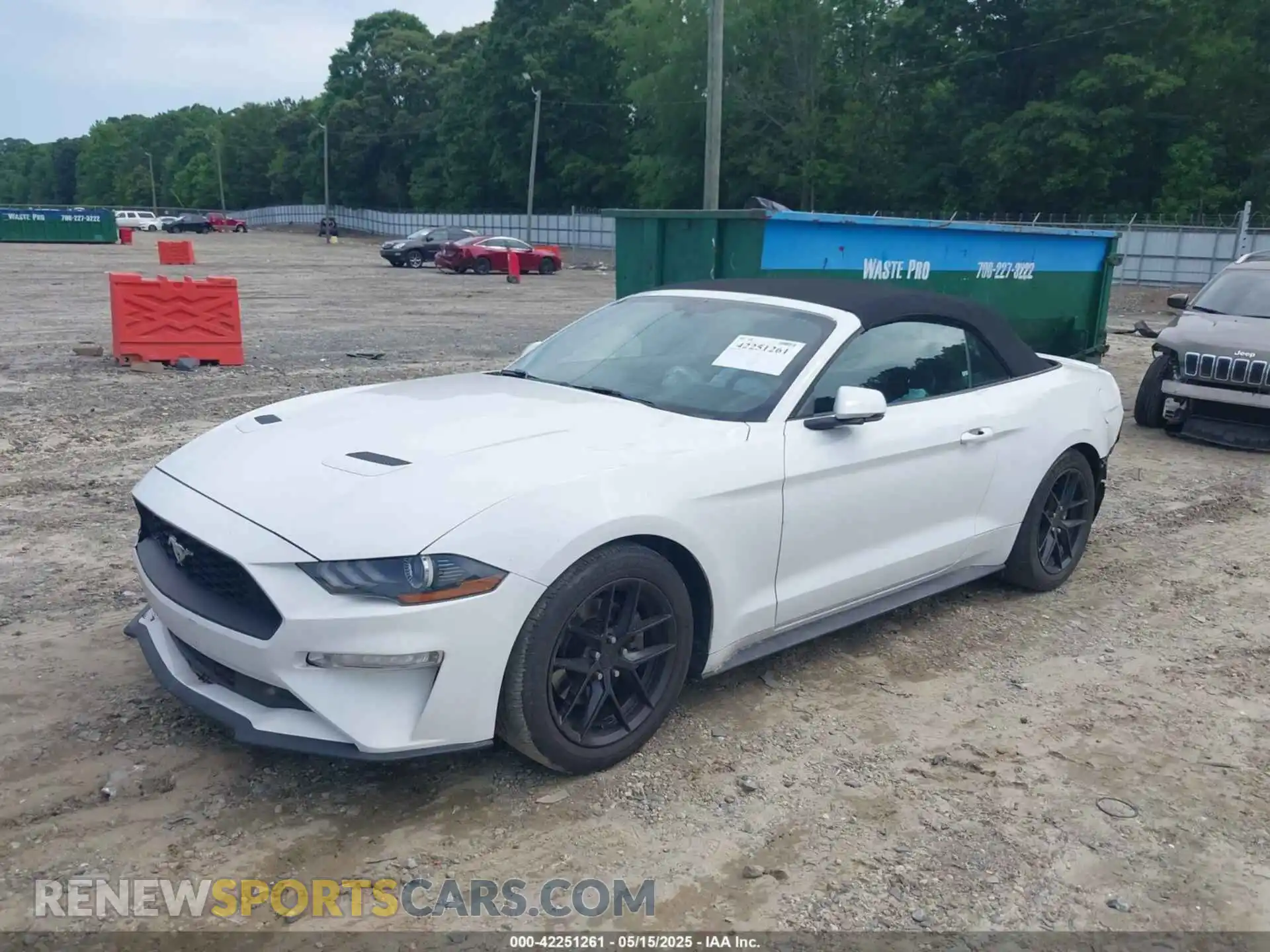 2 fotografías del automóvil dañado 1FATP8UH2L5119009 FORD MUSTANG 2020