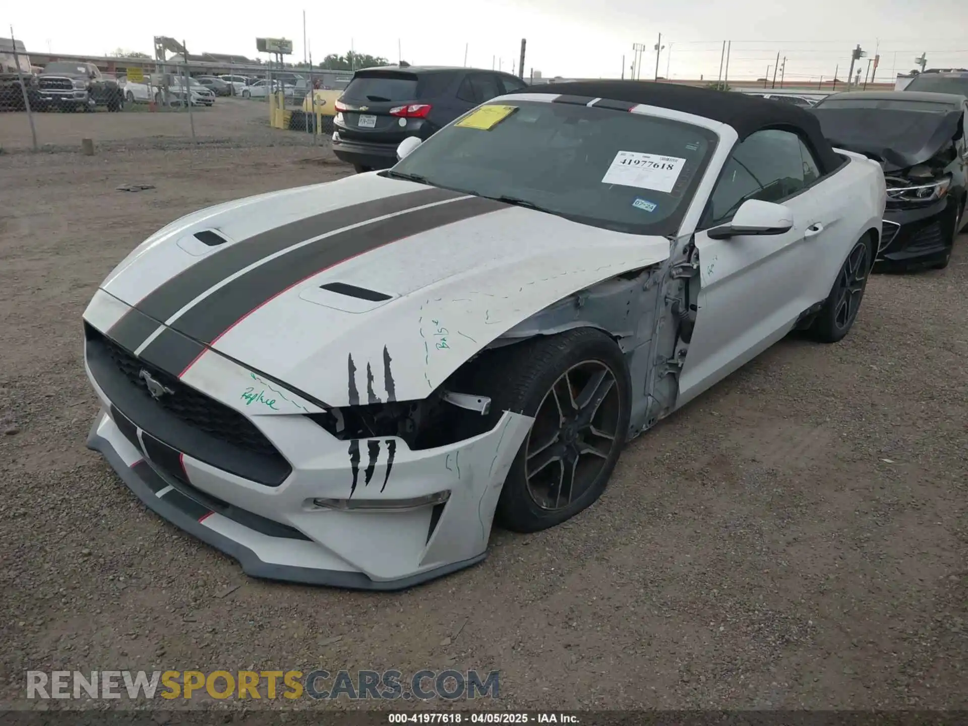 2 Photograph of a damaged car 1FATP8UH4L5120002 FORD MUSTANG 2020