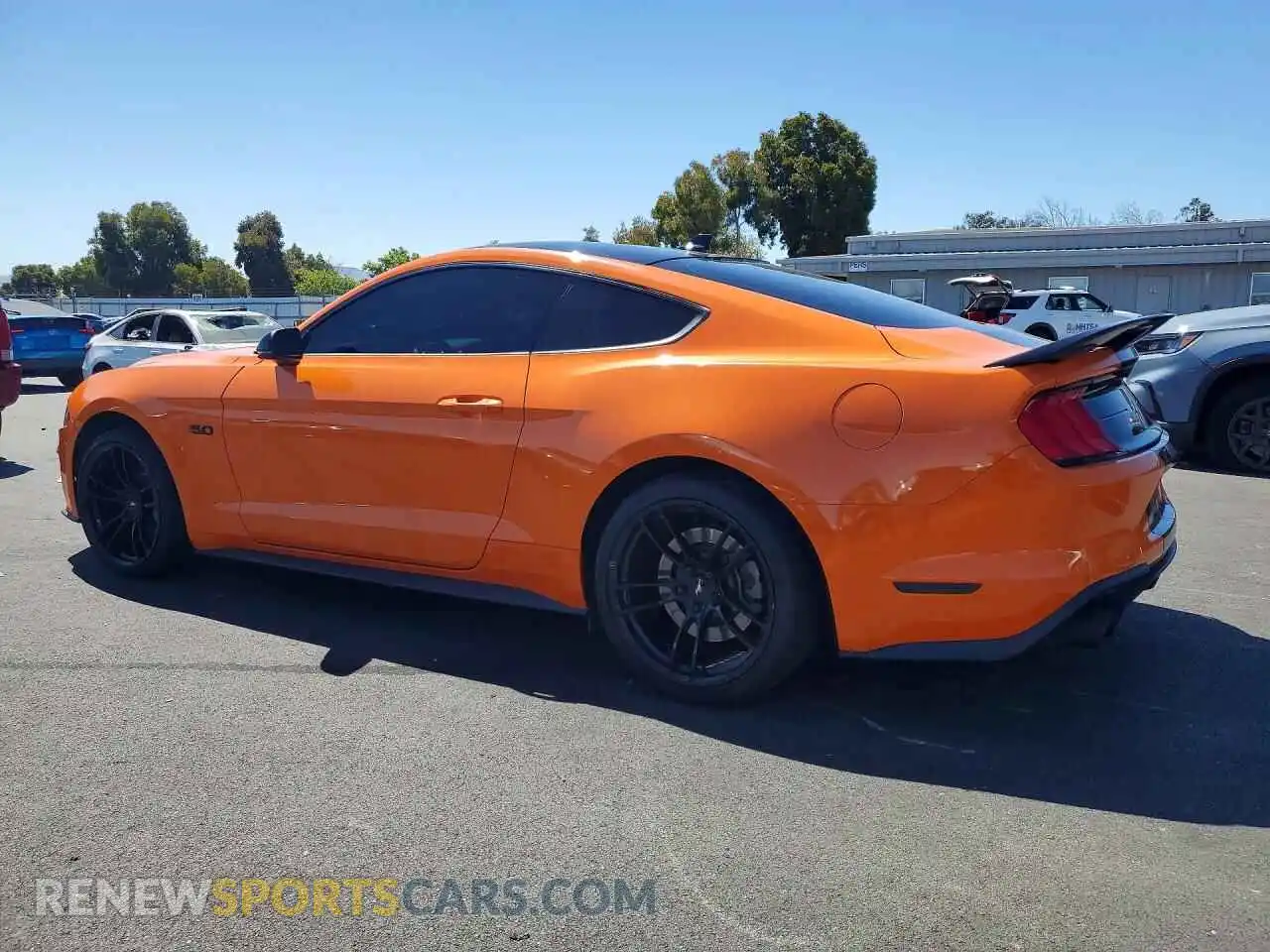 2 fotografías del automóvil dañado 1FA6P8CF4M5107703 FORD MUSTANG 2021