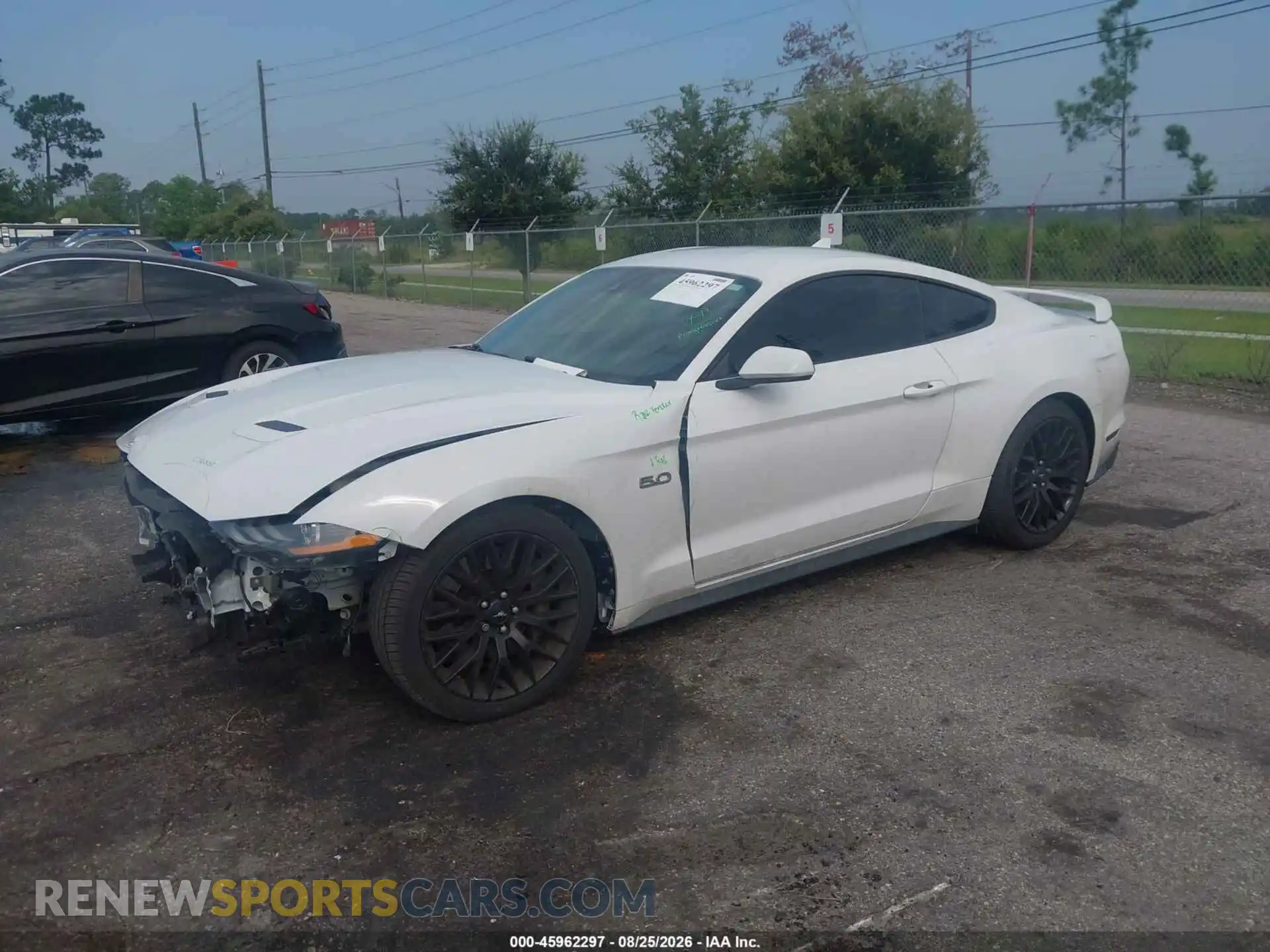 2 fotografías del automóvil dañado 1FA6P8CF5M5104034 FORD MUSTANG 2021